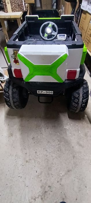 Bolalar uchun mashina 4×4. Deyarli yangi