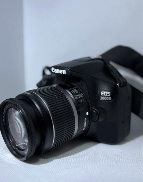 Canon eos 2000d