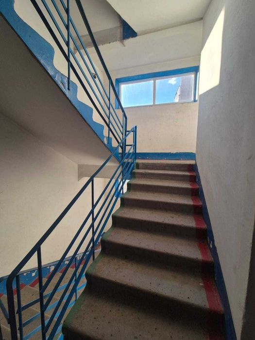 Продам 3 комн квартиру у/планир.