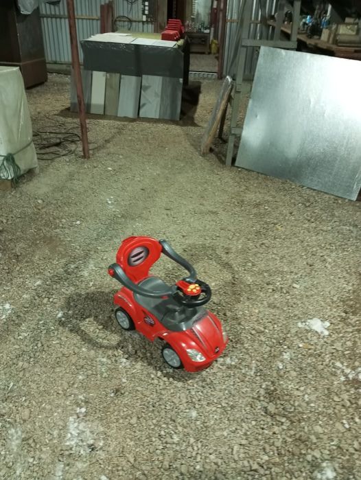 Детская машинка продам