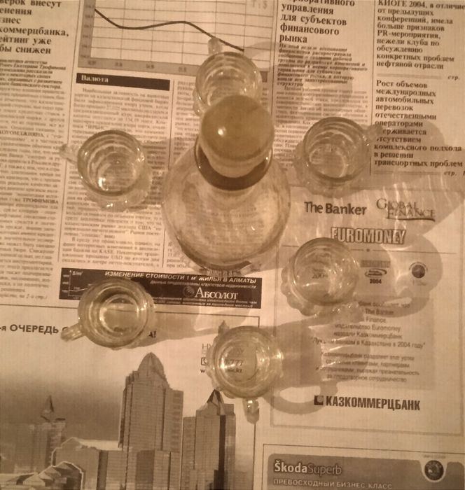 Графин стеклянный + 6 стопок'