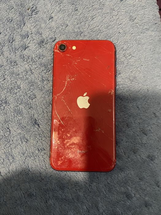 Vand iphone se 3 pentru piese