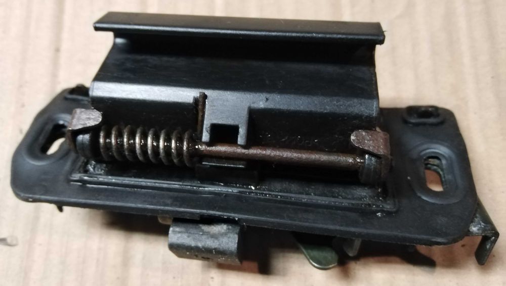 Nissan Tino-части от задна/5-та/ врата