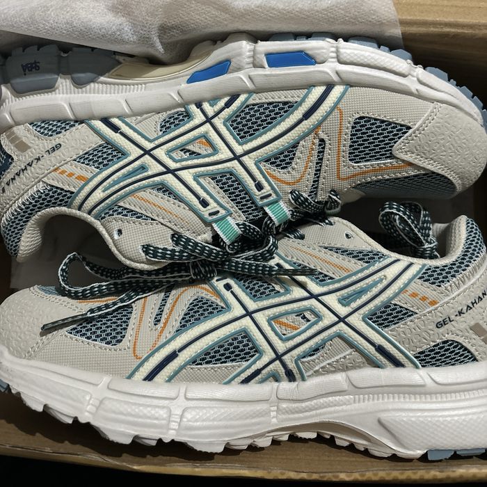 кроссовки асиксы