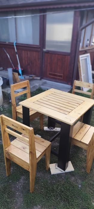 Masa + 4 scaune!