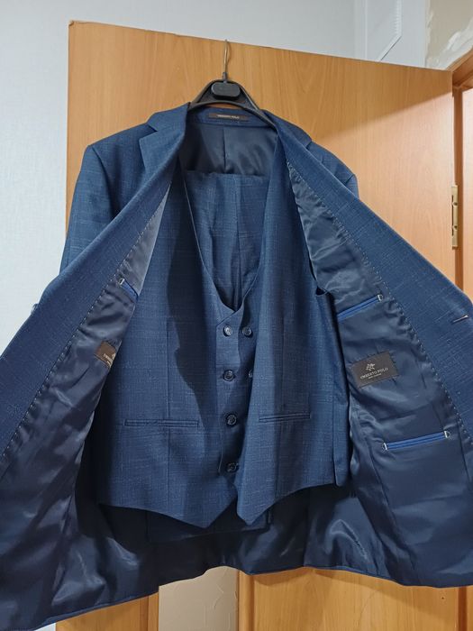 Продам мужской костюм