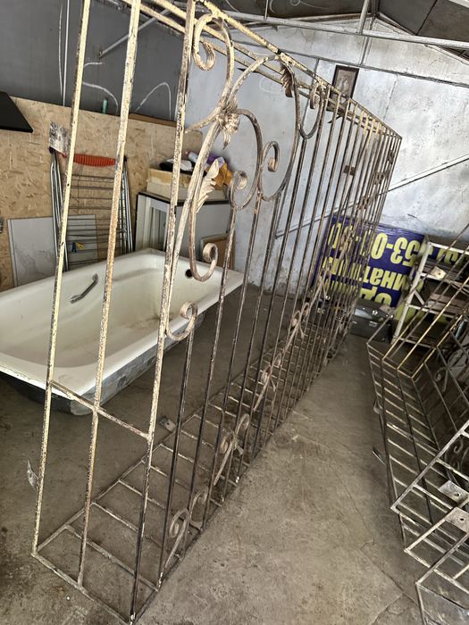 Решетки кованные аквариумные с козырьками