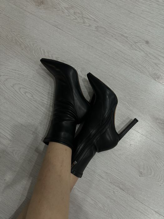 Продаю женские Ботильоны