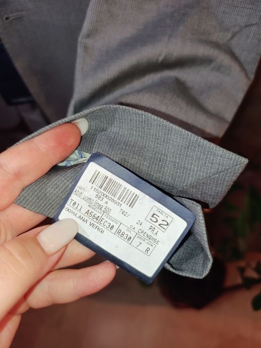 Costum elegant fabricat in Italia