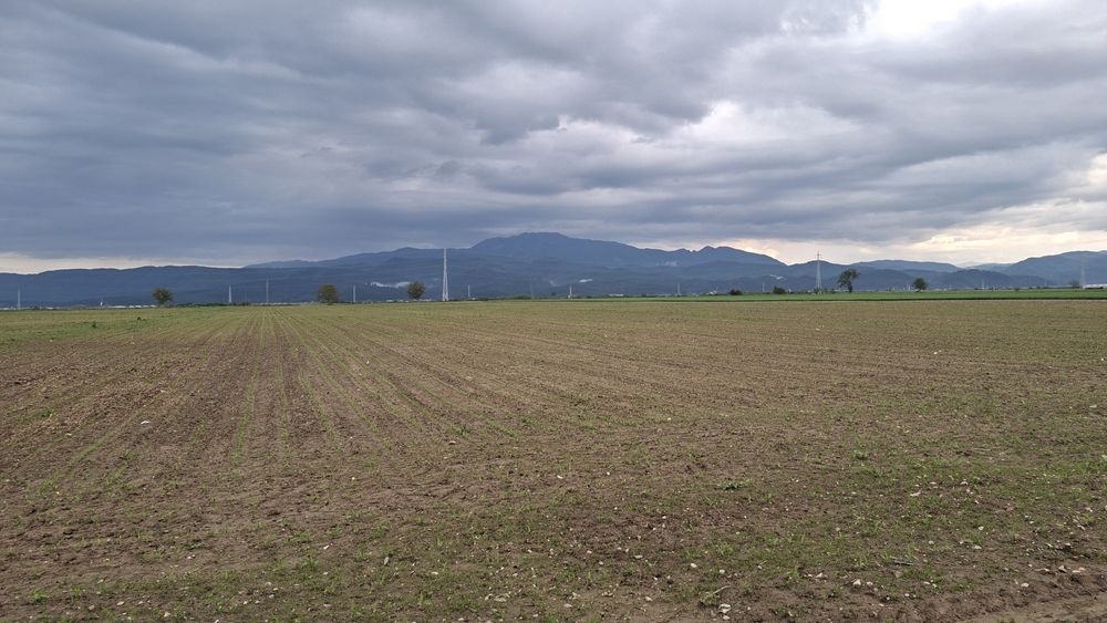 vand teren intravilan in Vulcan