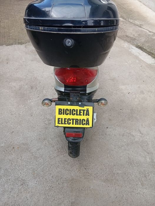 Vând scuter electric