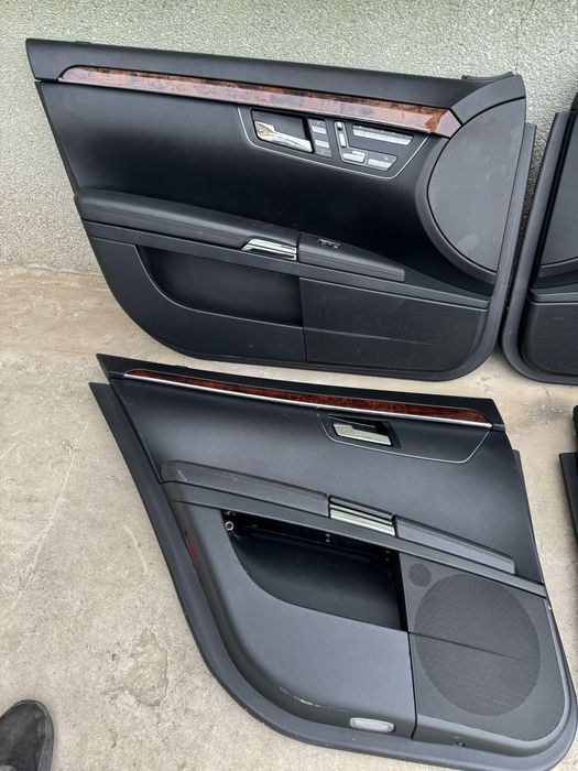 Черни кожени кори на врати за Mercedes S класа W221