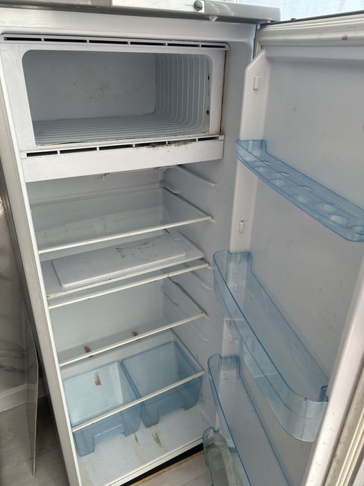 Холодинек сатылады.Бирюса.