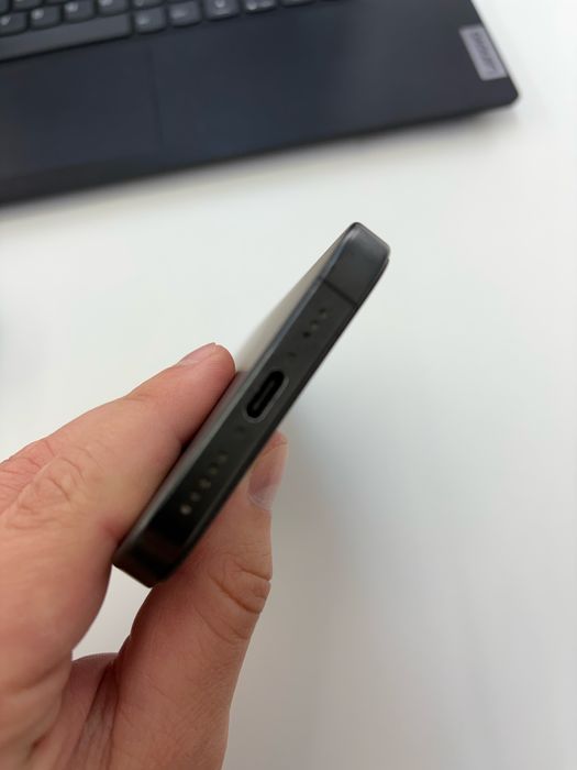 Iphone 15 pro impecabil