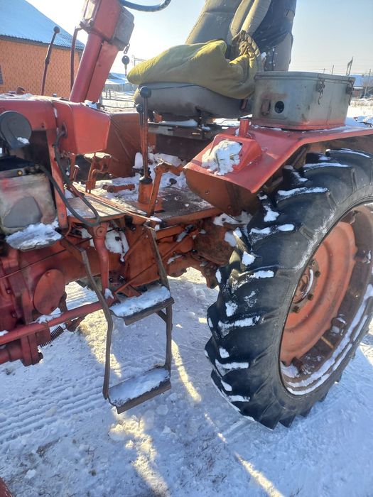 Продам трактор на ходу