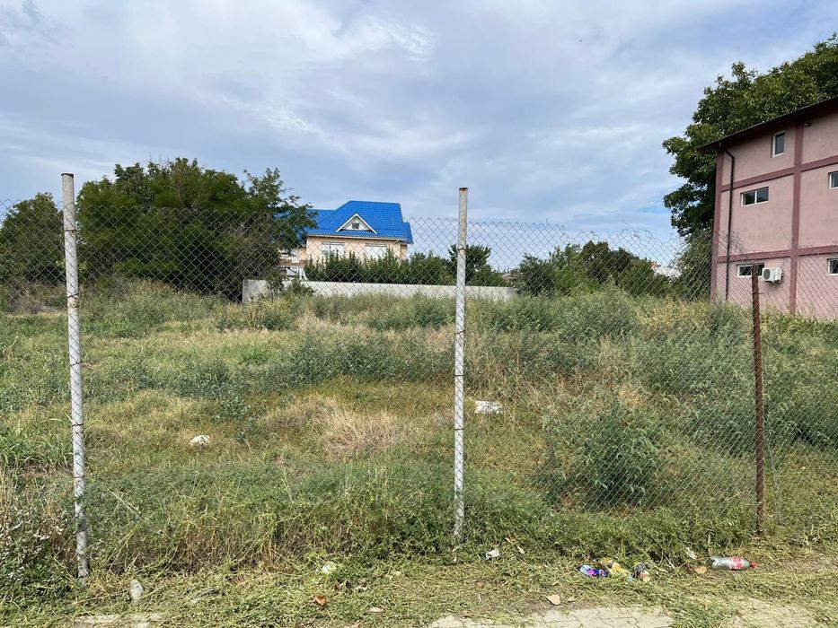 Teren intravilan 1720 mp - vânzare integral / loturi (factură)