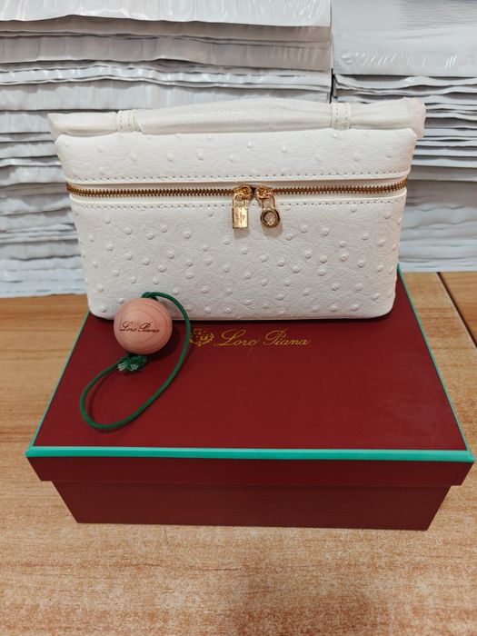 Чанти Loro Piana щраусова кожа