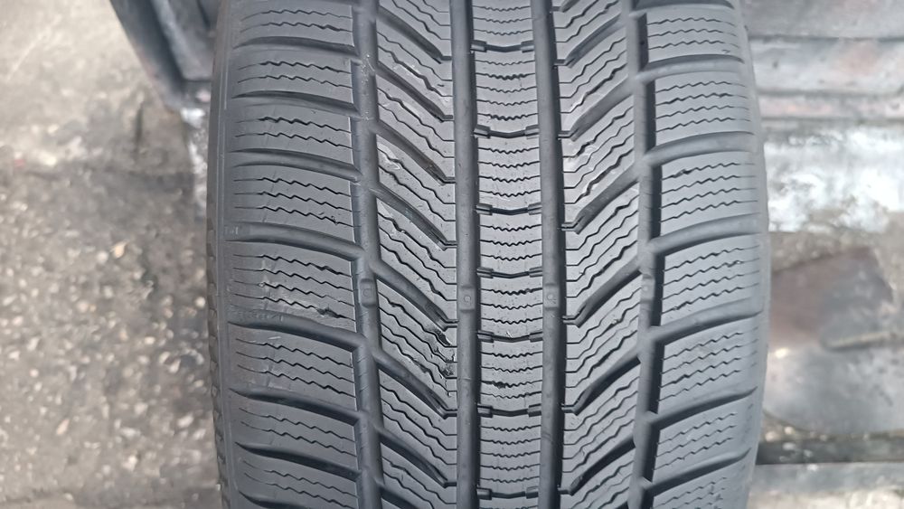 235/45/18 Continental Дот 3023