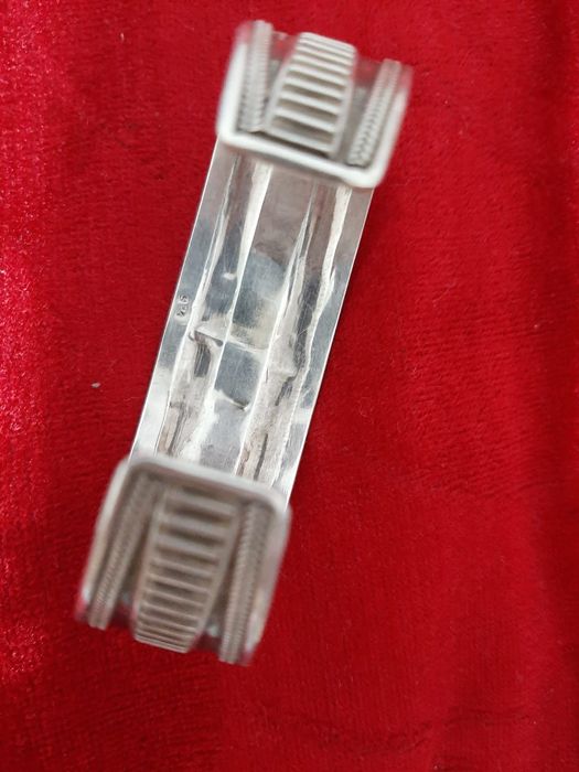 Продам браслет серебро