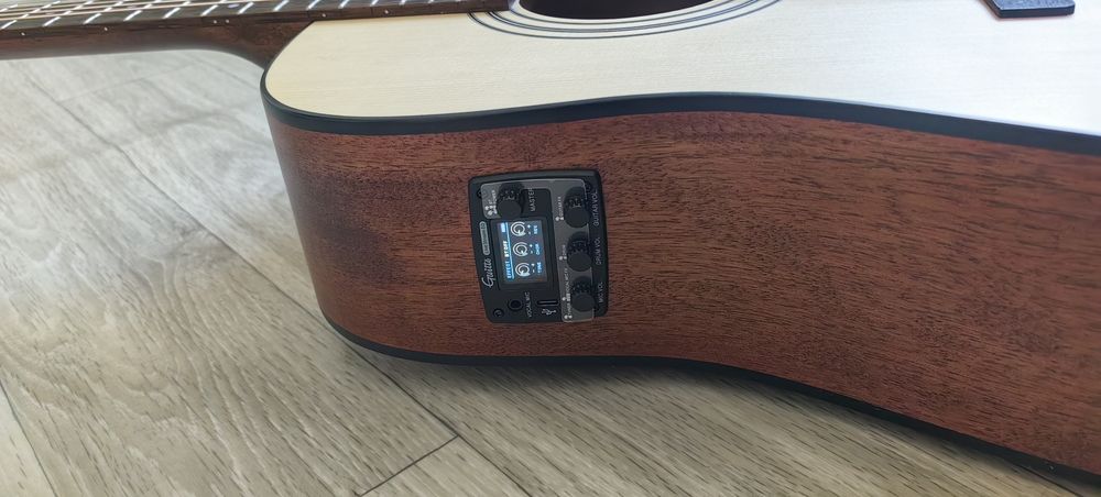 Новая трансакустическая гитара Cort