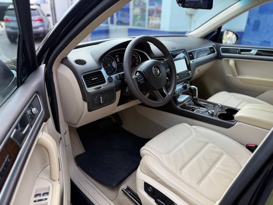 Volkswagen Touareg 3.6L 2014 год