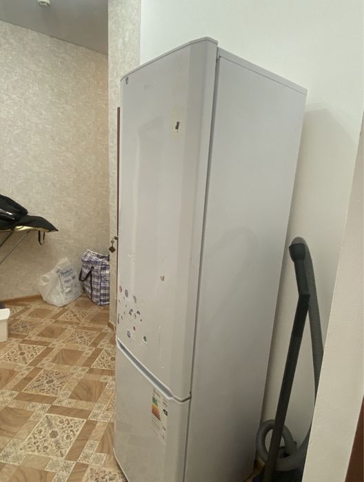 Продам холодильник