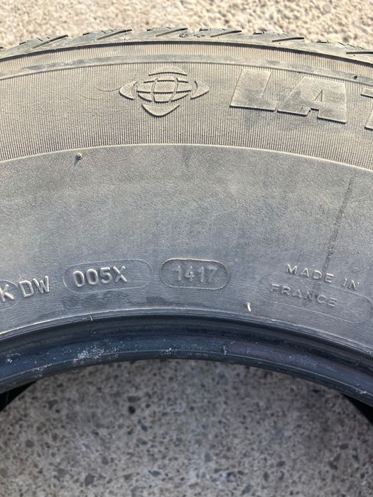 Гуми 225/75/16 мишелин 2броя