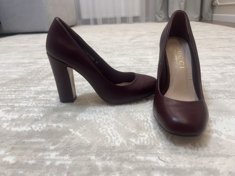 Продается обувь ботфорты