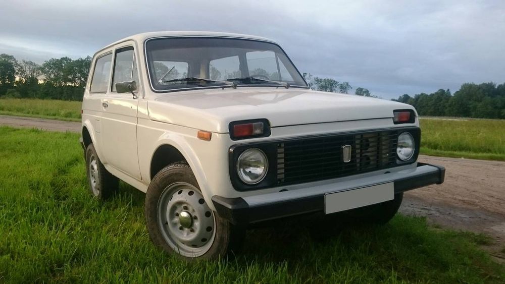 Niva sotiladi 1990 yil