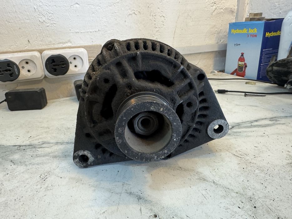 Генератор мерседес 124