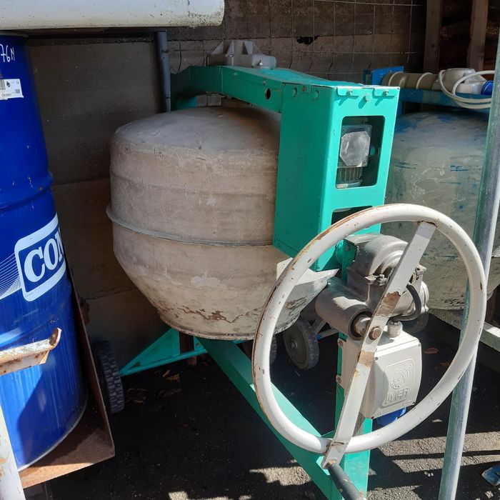 Betoniera cu auto încărcare!