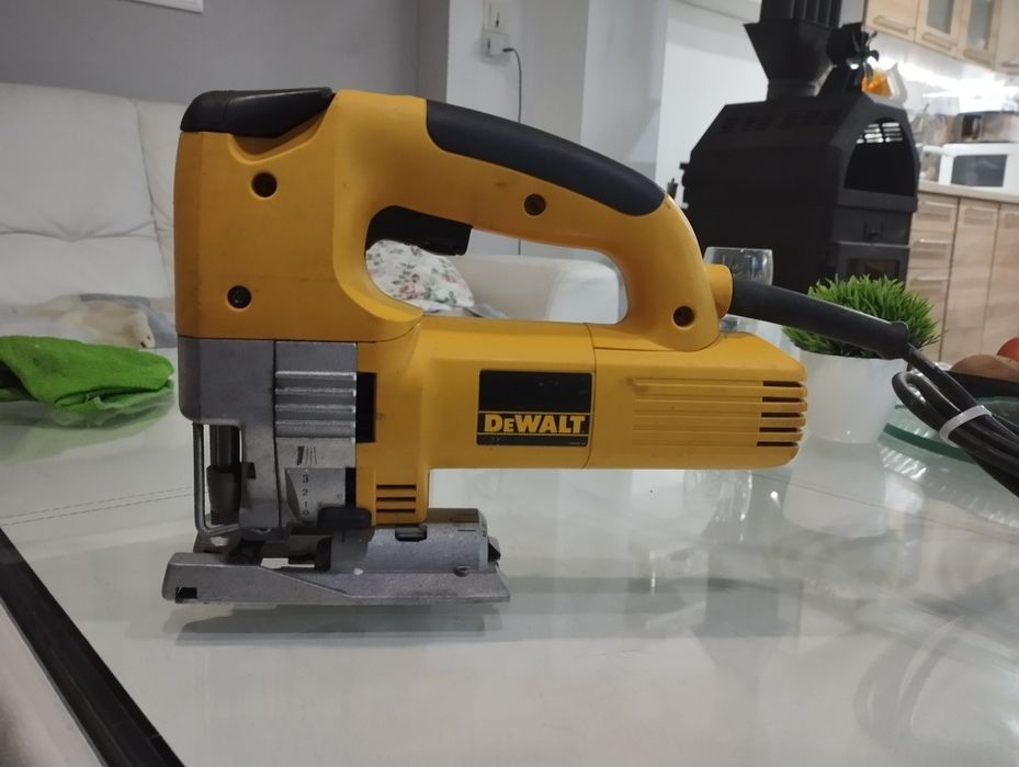 Прободен трион DeWalt DW321 -qs01