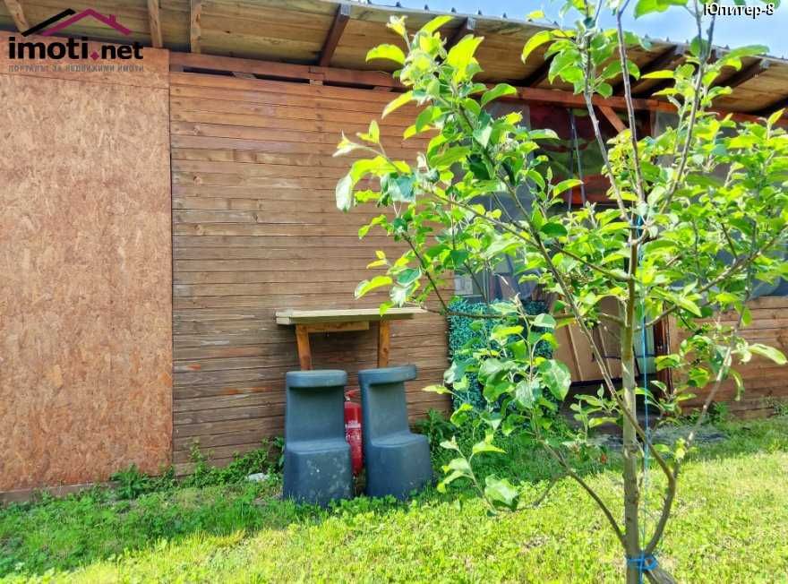 Бунгало до морето в Кариани,веранда, баня, двор- 50 евро.