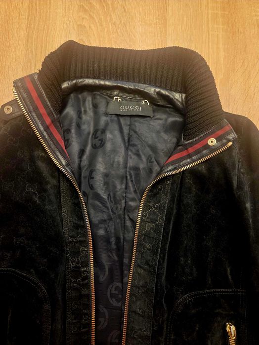 Vând geacă Gucci originală, din piele întoarsă naturală