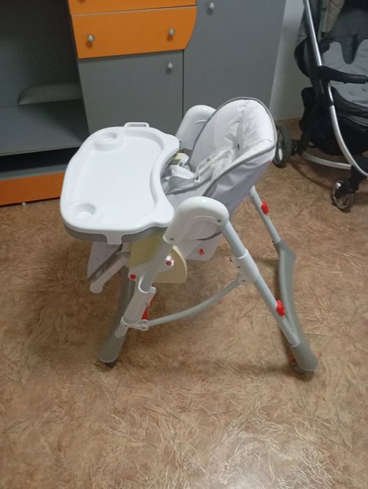 Бебшки колички и детско столче за хранене