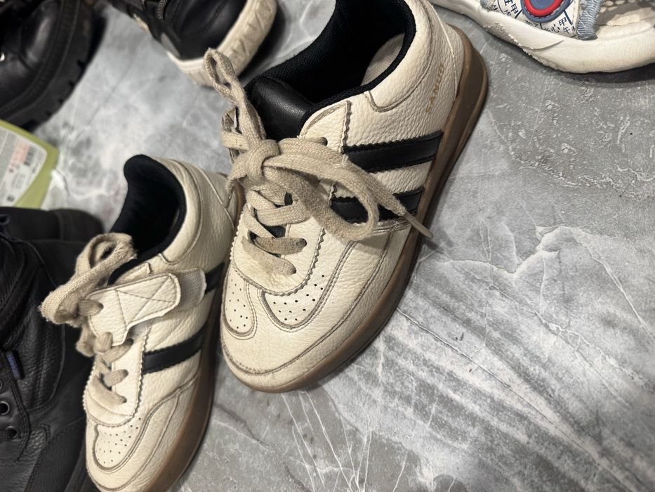 Продам детскую обувь