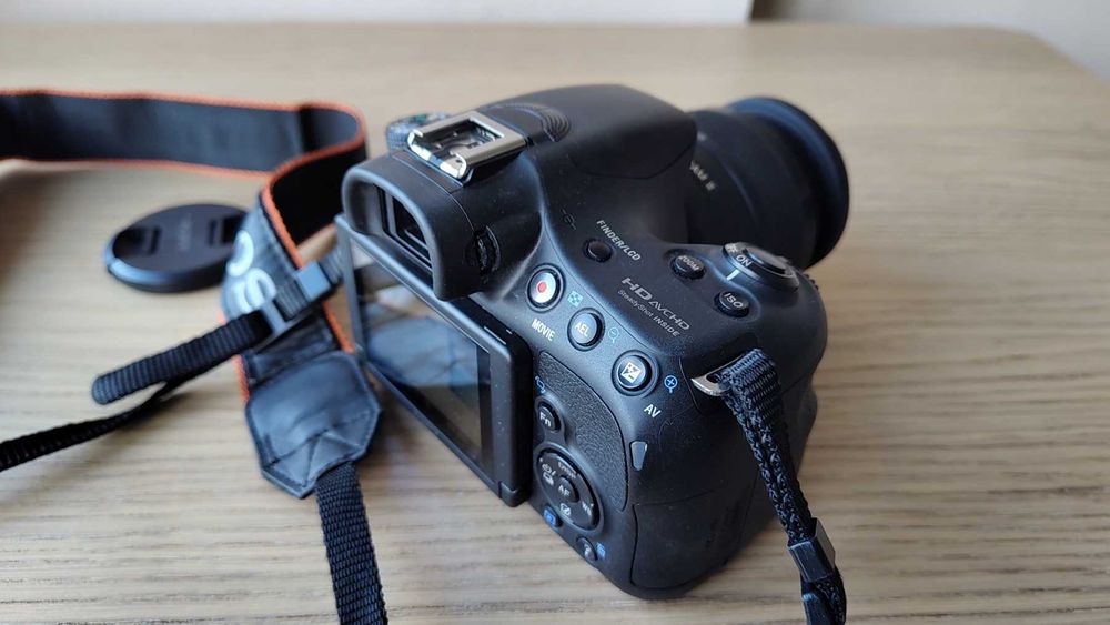 Sony Alpha 58 - 20.1MP Full HD DSLR фотоапарат + обектив SAL 18-55