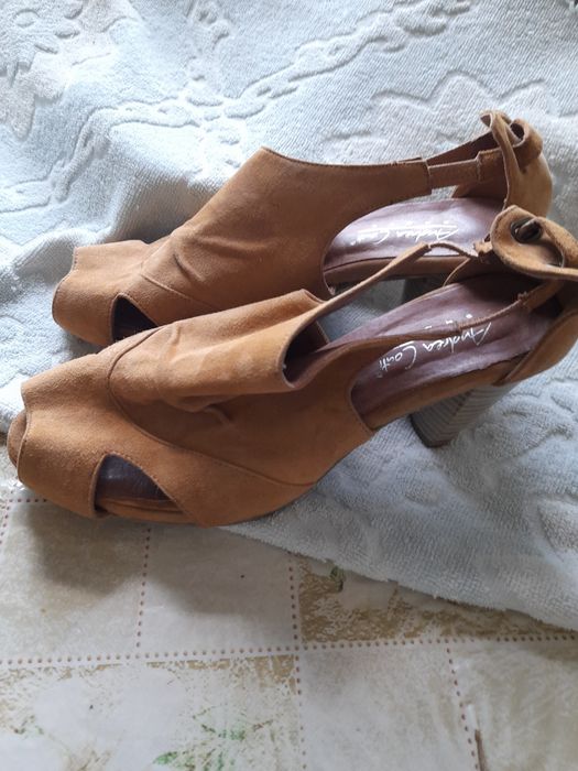 Продам обувь,женскую,