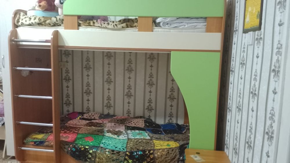 Продам двухярусную кровать