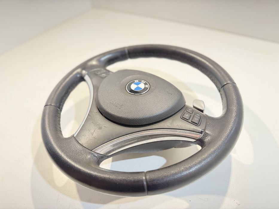 Продаваме волан с пера за БМВ E90 E91 E92 E93 E87/BMW