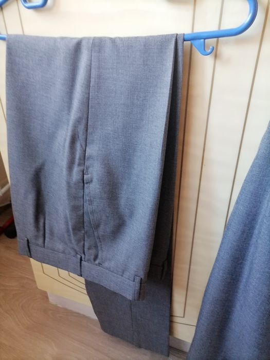 Vând costum bărbați Marks and Spencer