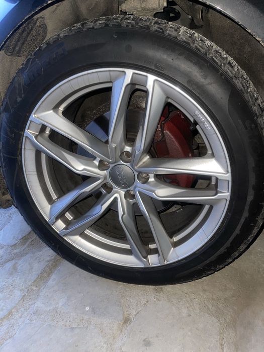 Vand jante r19  cu tot cu cauciucuri pirelli !