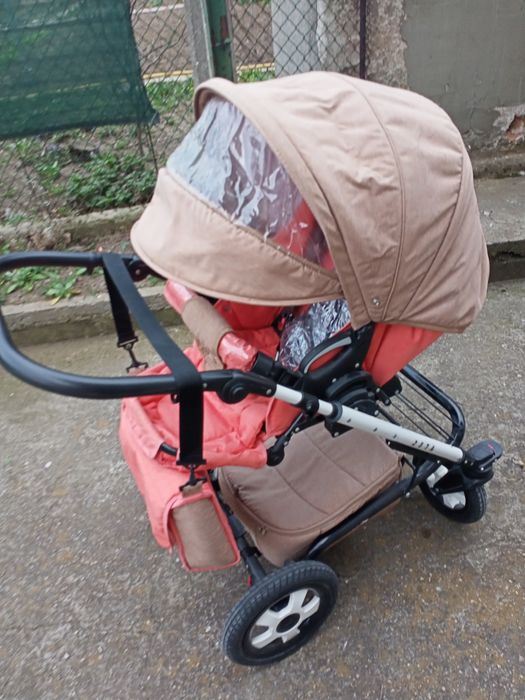 Трансформираща се бебешка количка