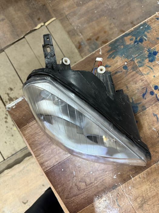 Фара приора правая