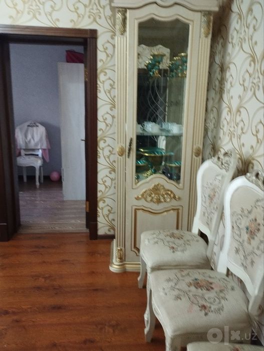 Срочно продаётся 3/2/4 Юнусабад-18 кирпич 77-серии