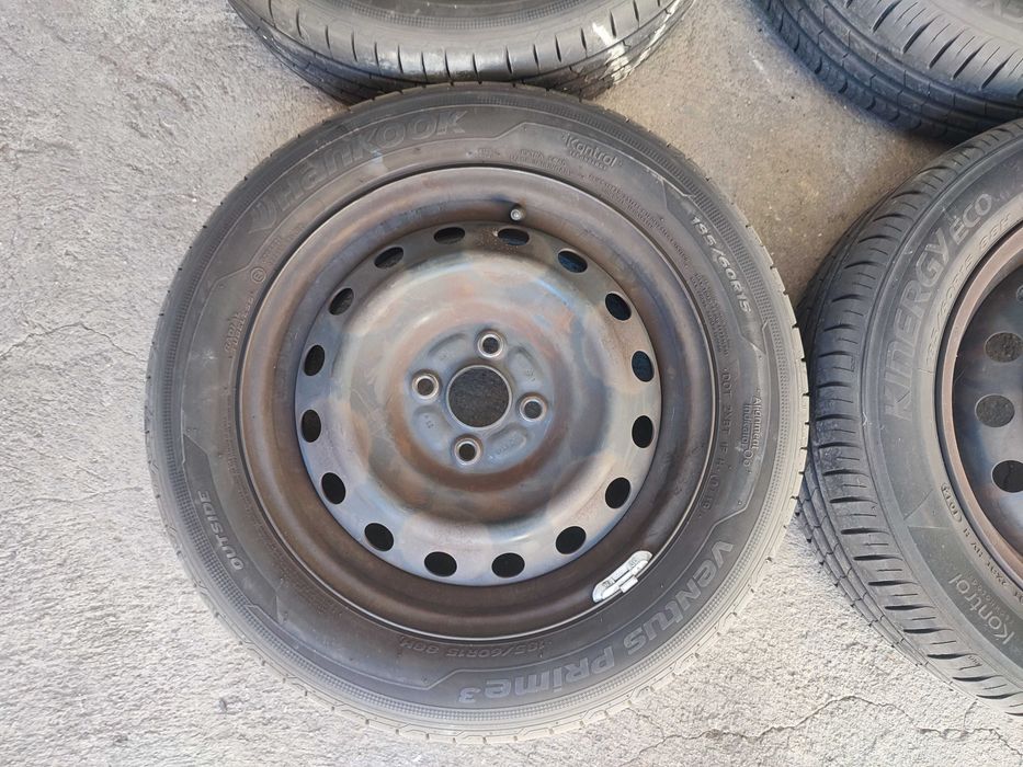 4 бр. 185/60/15 Летни гуми с метални джанти за Toyota Yaris