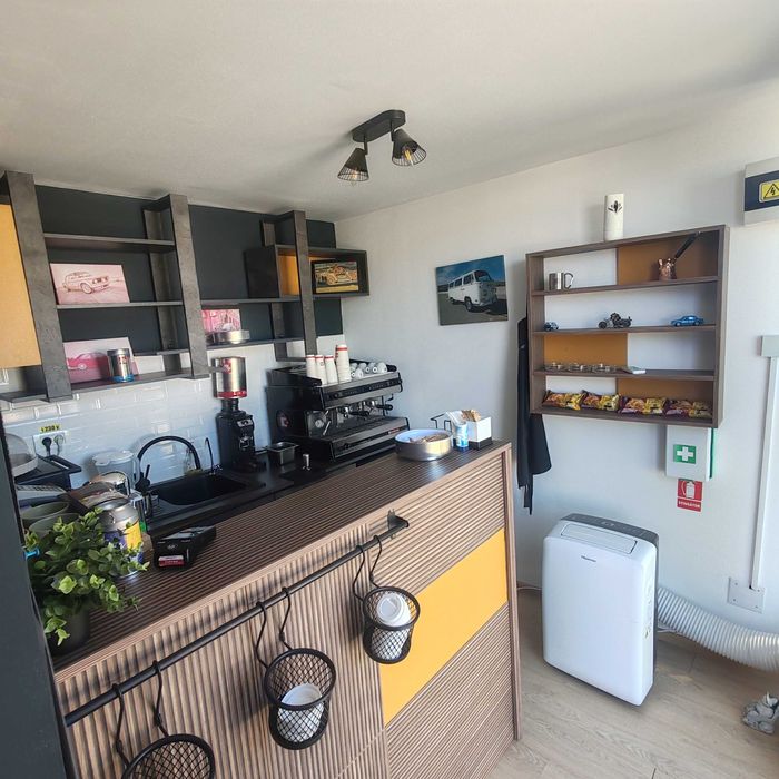 Închiriez spațiu/ cafenea Dobroesti