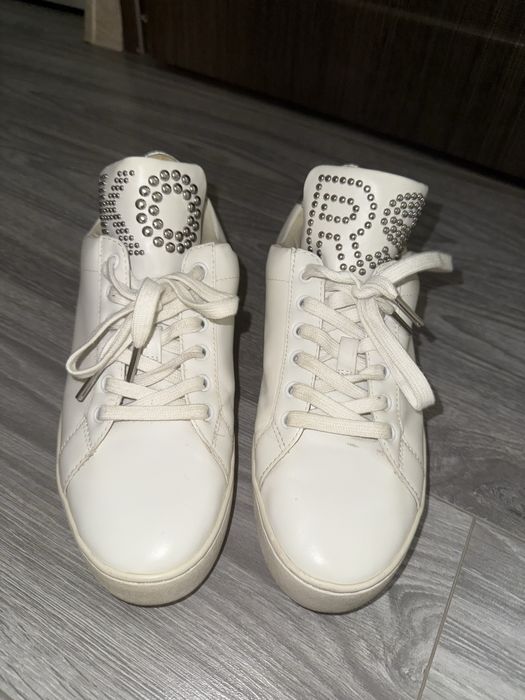 Продаются кросовки