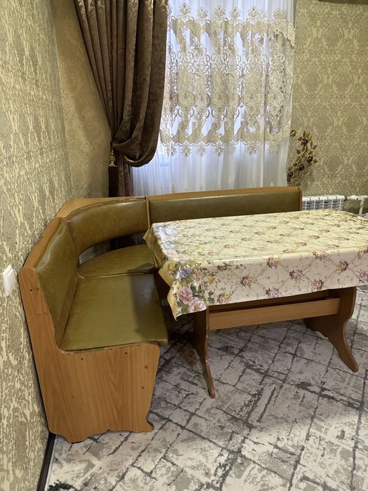 Ugalok stoli bilan sotiladi, stolini razmeri 120 m