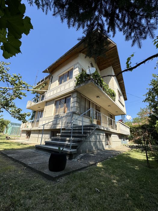 Продава се Къща в с. Щръклево, Област Русе - 480 кв.м за 311 €/кв.м - Снимка #2